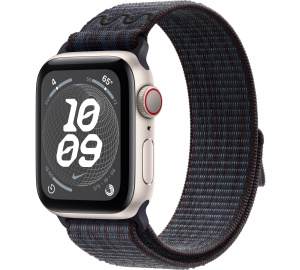 Apple Watch SE // 40мм GPS+Cellular // Корпус из алюминия цвета «сияющая звезда», спортивный браслет Nike цвета «Черный/синий» (2024)