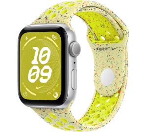 Apple Watch SE // 40мм GPS // Корпус из алюминия серебристого цвета, спортивный ремешок Nike цвета «Электрическая вспышка» (2024)