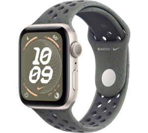 Apple Watch SE // 40мм GPS // Корпус из алюминия цвета «сияющая звезда», спортивный ремешок Nike цвета «Карго хаки» (2024)