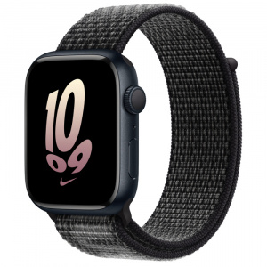 Apple Watch Series 8 // 45мм GPS // Корпус из алюминия цвета "темная ночь", спортивный браслет Nike цвета "черный/снежная вершина"