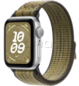 Купить Apple Watch SE // 44мм GPS // Корпус из алюминия серебристого цвета, спортивный браслет Nike цвета «Зеленый/серый» (2024)