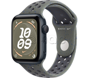Купить Apple Watch SE // 40мм GPS // Корпус из алюминия цвета «тёмная ночь», спортивный ремешок Nike цвета «Карго хаки» (2024)