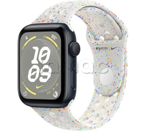 Купить Apple Watch SE // 40мм GPS // Корпус из алюминия цвета «тёмная ночь», спортивный ремешок Nike цвета «Чистая платина» (2024)