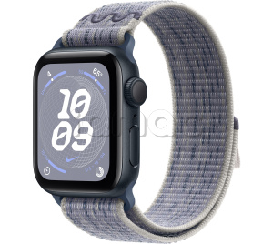 Купить Apple Watch SE // 40мм GPS // Корпус из алюминия цвета «тёмная ночь», спортивный браслет Nike цвета «Серый/синий» (2024)
