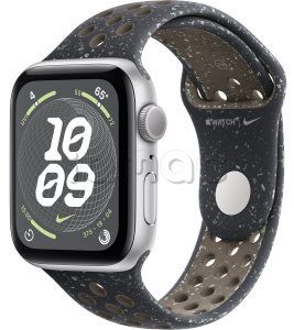Купить Apple Watch SE // 44мм GPS // Корпус из алюминия серебристого цвета, спортивный ремешок Nike цвета «Полуночное небо» (2024)