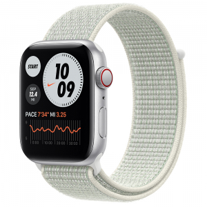 Apple Watch SE // 44мм GPS + Cellular // Корпус из алюминия серебристого цвета, спортивный браслет Nike цвета «Еловая дымка» (2020)
