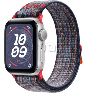 Купить Apple Watch SE // 44мм GPS // Корпус из алюминия серебристого цвета, спортивный браслет Nike цвета «Синий/красный» (2024)