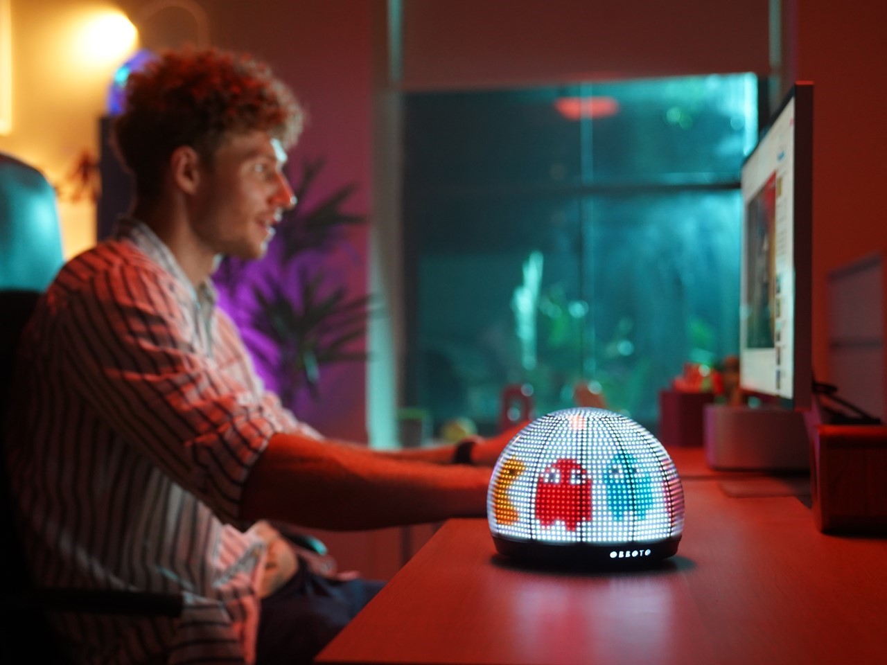 obboto_mini_sphere_glowbot_3.jpg obboto_mini_sphere_glowbot_3.jpg