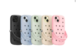 Чехол Crocs для iPhone 15 (Голубой)