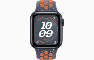 Apple Watch SE // 40мм GPS+Cellular // Корпус из алюминия цвета «тёмная ночь», спортивный ремешок Nike цвета «Синее пламя» (2024)