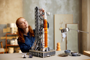 Конструктор Lego Icons NASA Artemis Space Launch System (10341)