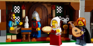 Конструктор Lego Icons Городская площадь Medieval Town Square (10332)