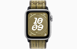 Apple Watch SE // 40мм GPS // Корпус из алюминия серебристого цвета, спортивный браслет Nike цвета «Зеленый/серый» (2024)