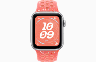 Apple Watch SE // 44мм GPS+Cellular // Корпус из алюминия серебристого цвета, спортивный ремешок Nike цвета «Волшебный уголек» (2024)
