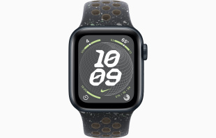 Apple Watch SE // 40мм GPS+Cellular // Корпус из алюминия цвета «тёмная ночь», спортивный ремешок Nike цвета «Полуночное небо» (2024)