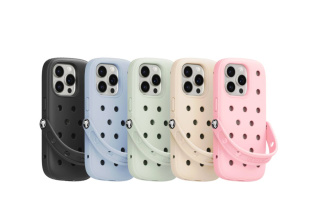 Чехол Crocs для iPhone 15 Pro (Черный)