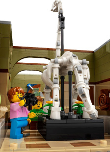 Конструктор Lego Icons Natural History Museum / Музей естественной истории (10326)