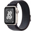 Apple Watch SE // 40мм GPS // Корпус из алюминия цвета «сияющая звезда», спортивный браслет Nike цвета «Черный/синий» (2024)
