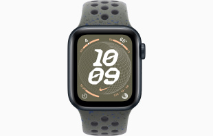 Apple Watch SE // 44мм GPS+Cellular // Корпус из алюминия цвета «тёмная ночь», спортивный ремешок Nike цвета «Карго хаки» (2024)