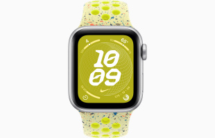 Apple Watch SE // 40мм GPS+Cellular // Корпус из алюминия серебристого цвета, спортивный ремешок Nike цвета «Электрическая вспышка» (2024)