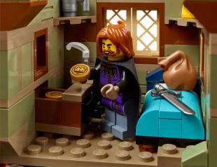 Конструктор Lego Icons Городская площадь Medieval Town Square (10332)