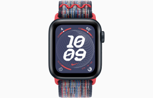 Apple Watch SE // 44мм GPS+Cellular // Корпус из алюминия цвета «тёмная ночь», спортивный браслет Nike цвета «Синий/красный» (2024)