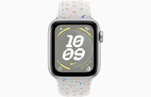 Apple Watch SE // 40мм GPS+Cellular // Корпус из алюминия серебристого цвета, спортивный ремешок Nike цвета «Чистая платина» (2024)